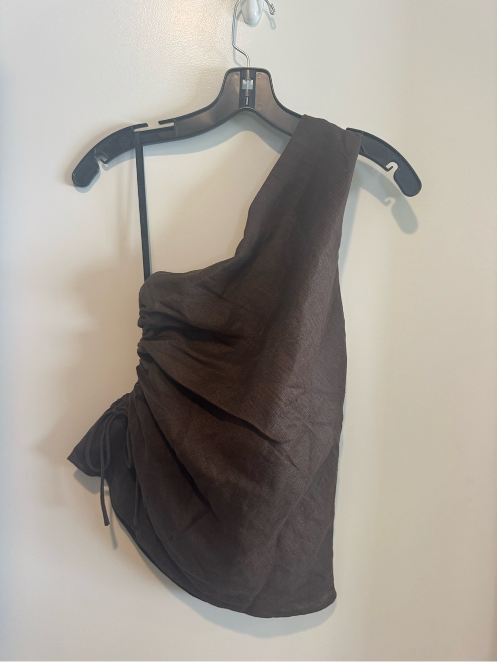 DISSH One-Shoulder Brown Linen Top